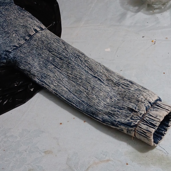 36 point 5 acid wash jacket - Picture 6 of 7